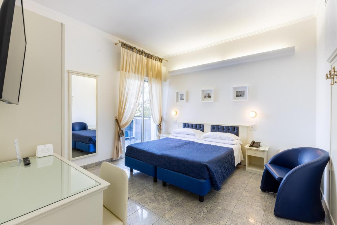 Hotel Feldberg Riccione Exterior photo