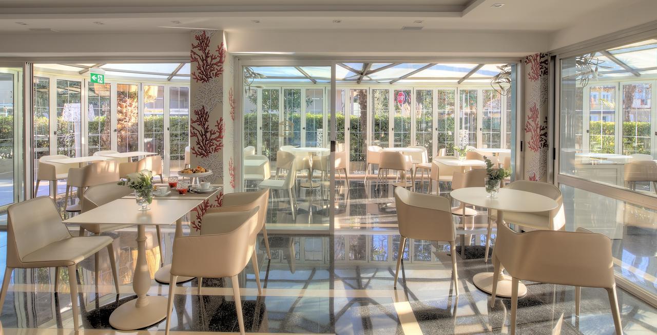 Hotel Feldberg Riccione Exterior photo