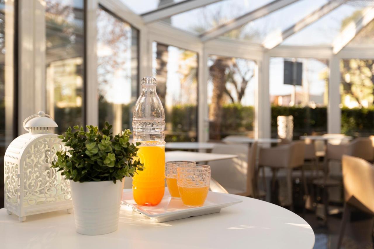 Hotel Feldberg Riccione Exterior photo